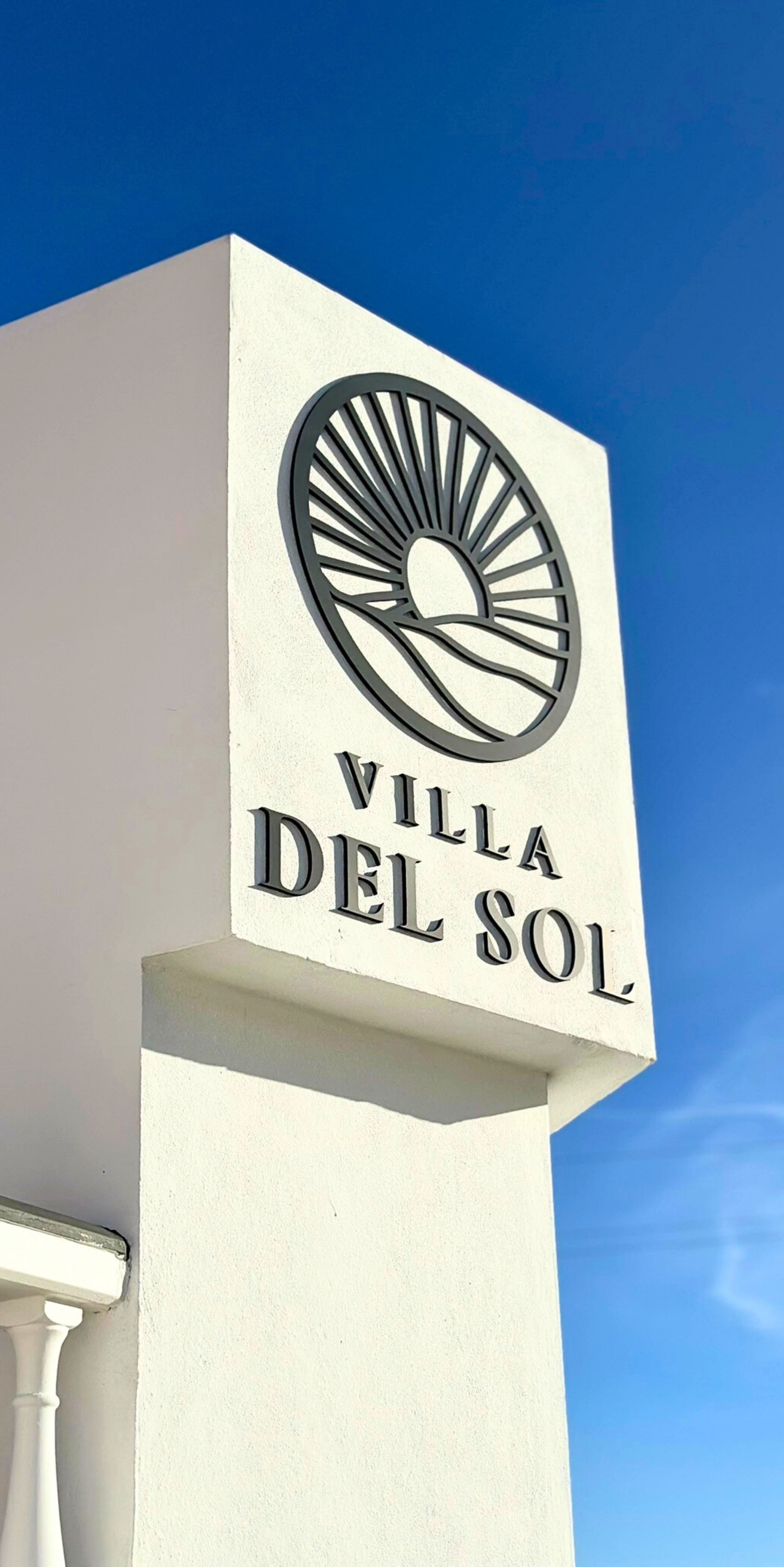 Instalaciones Villa del Sol en Calle Cantueso